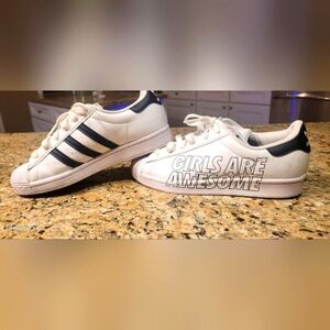 LADIES ADIDAS shelltoe 5.5 "Girls are awesome" edition excellent condition